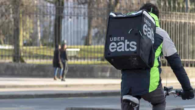 coursier uber eats