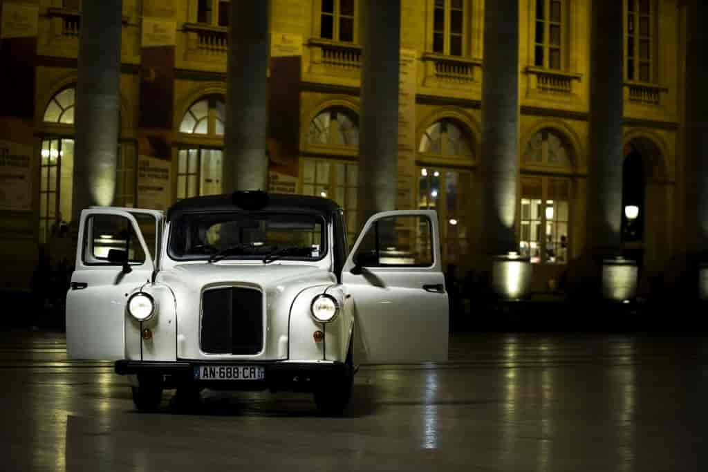 Visite de Bordeaux en taxi anglais