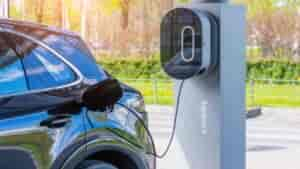 Hybride ou électrique ? Découvrez les avantages et les inconvénients