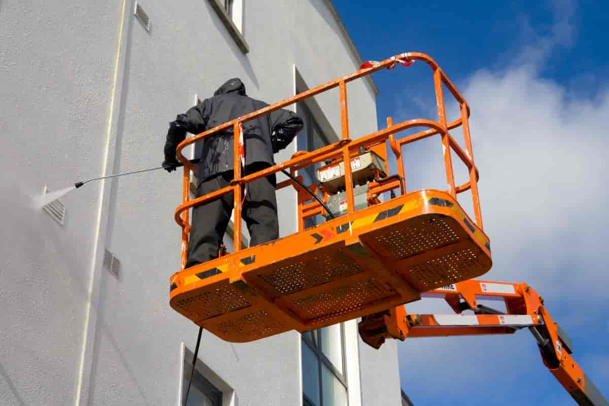 traiter infiltration d'eau avec peinture anti-humidité