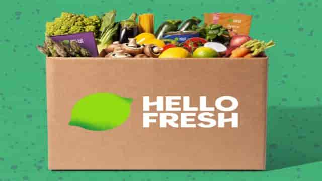 Une cliente qui ouvre son colis HelloFresh