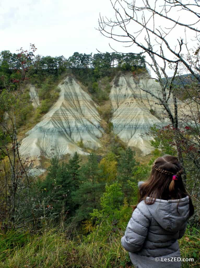 Le Ravin de Corboeuf et son canyon d’argile multicolores