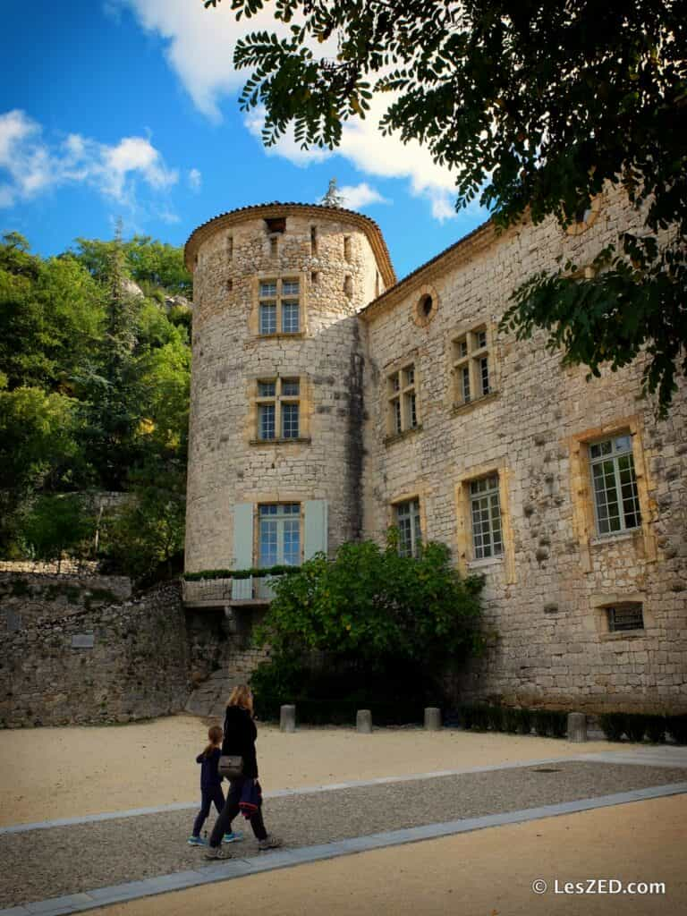 Le château de Vogüé