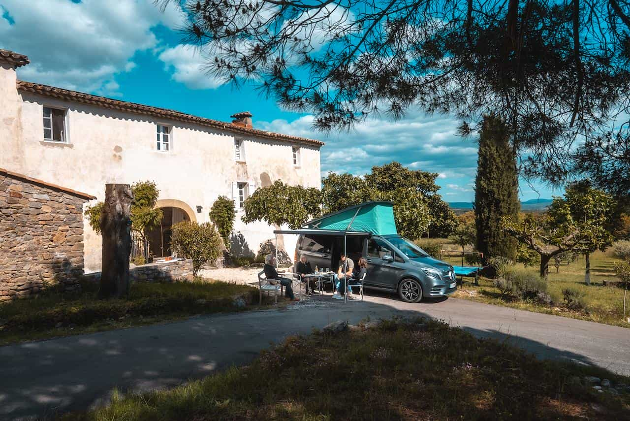 Home Camper, la solution idéale pour démarrer vos aventures en camping-car ou en van aménagé.