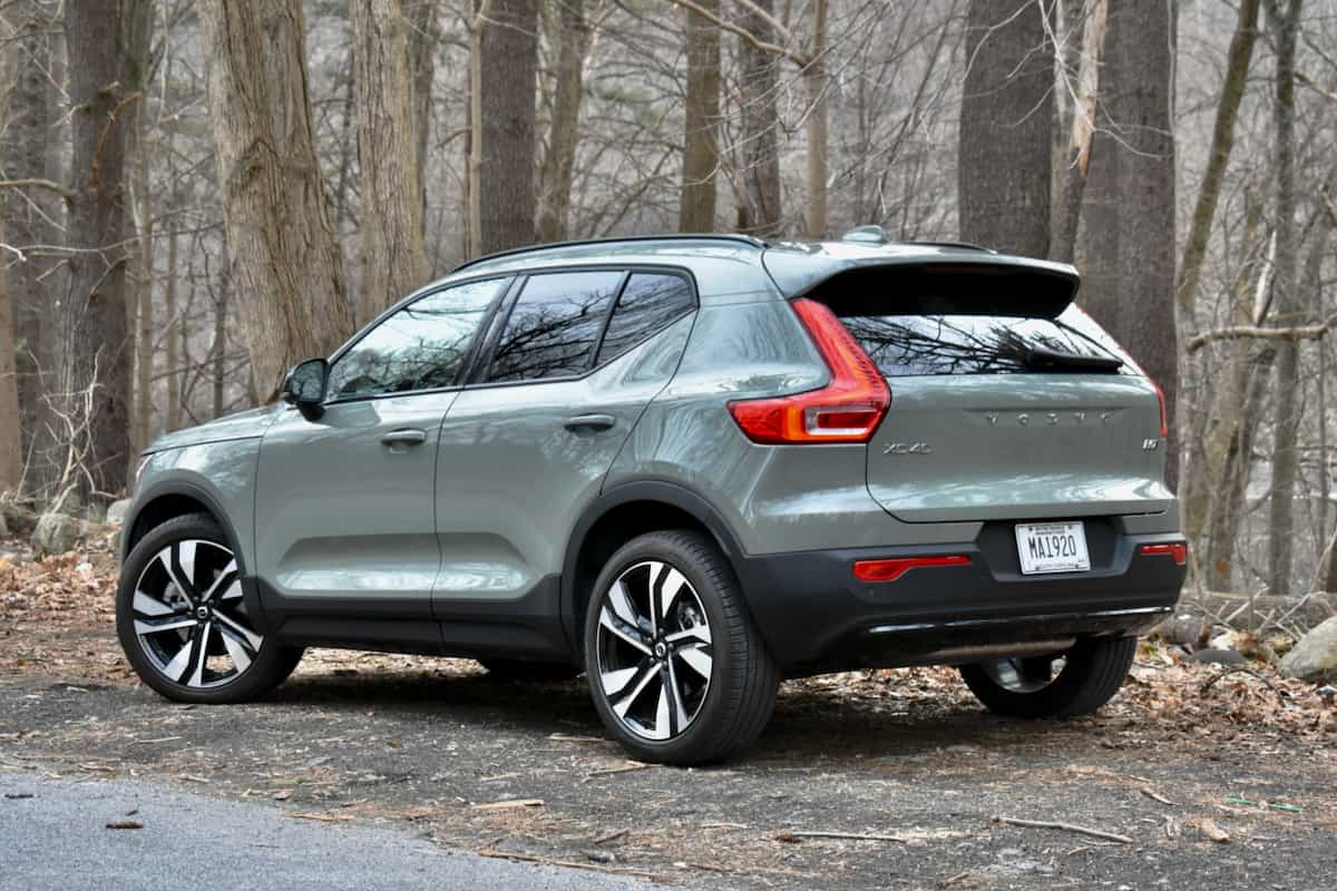 2023 Volvo XC40 Review Coût Efficacité