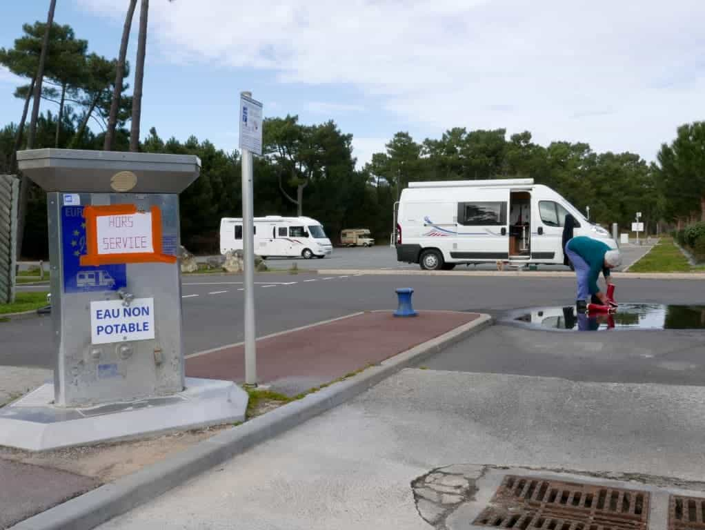 Coup de gueule : ces aires de camping-car qui nous font payer plus que ce que nous consommons !