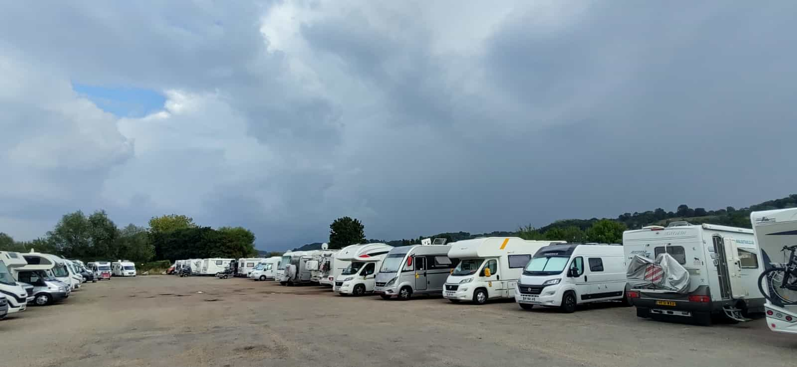 La célèbre et immense aire de camping-car à Honfleur