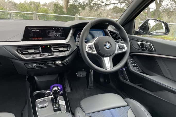 BMW 118i 2023 review