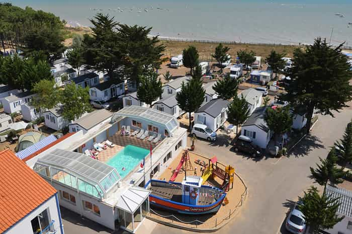 Camping pas cher avec piscine couverte en Vendée