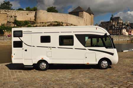 Itineo SB700 motorhome exterior