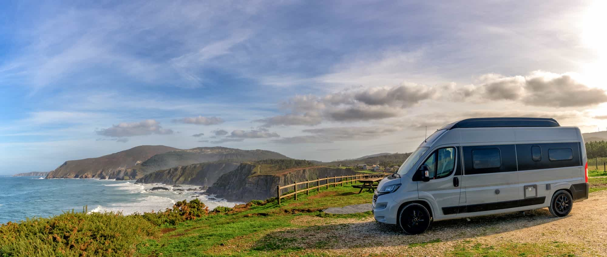 Voyage en camping-car et goûtez à la liberté ! - © makasana photo