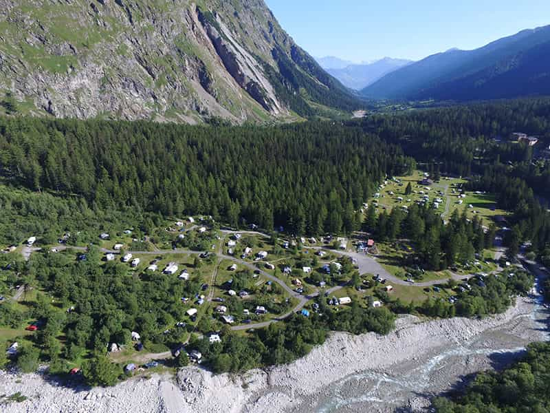 Vue aérienne du Camping des Glaciers