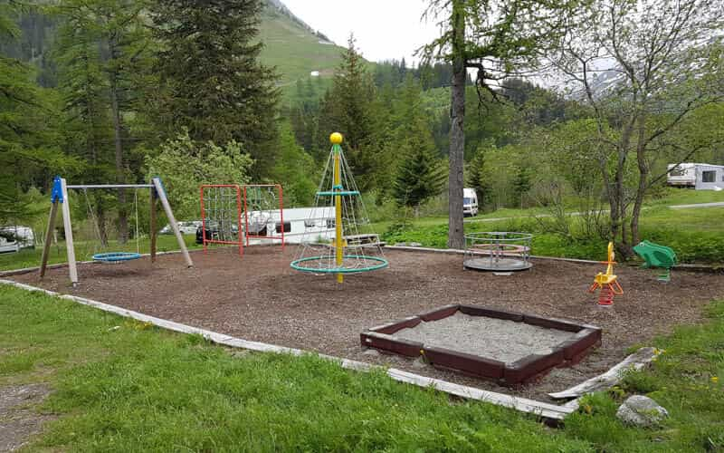 Aire de jeux au Camping des Glaciers