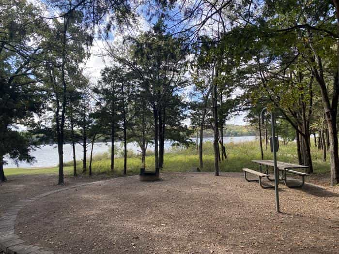 A lakeside campsite at Buckhorn Campground