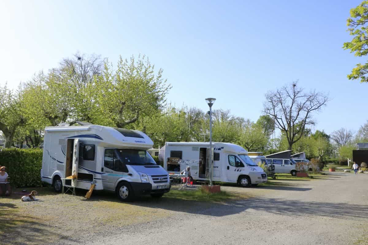 Attention : stationner ou camper en camping-car, la réglementation n’est pas la même !