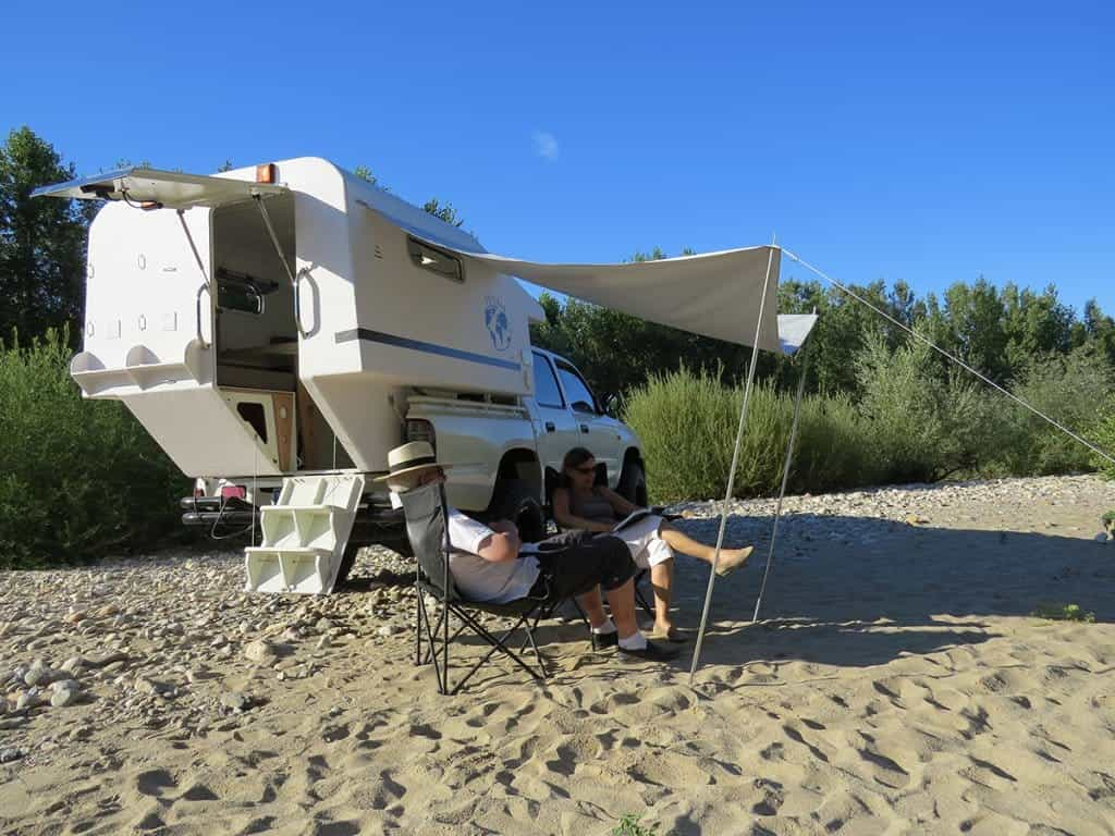 Tout savoir sur les cellules amovibles : la transformation du pick-up en camping-car