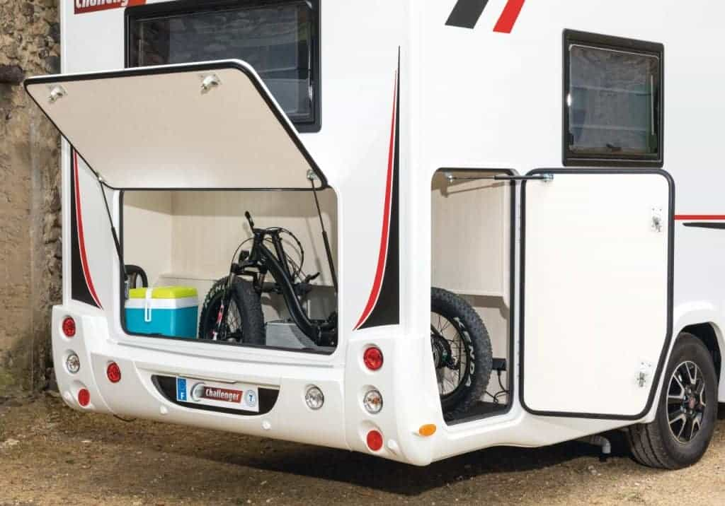 Le vélo dans la soute du camping-car ou sur un porte-vélo: vous nous donnez votre avis