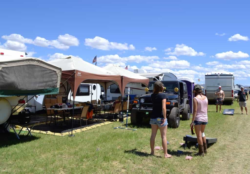 Country Thunder - Préparation des casseroles pour une foule