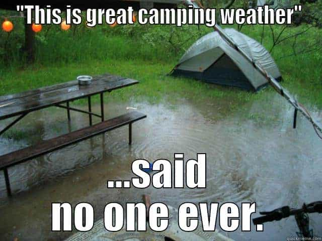 Meme de camping sous la pluie