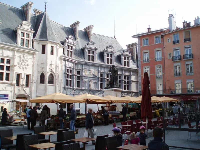 Place Saint-André à Grenoble