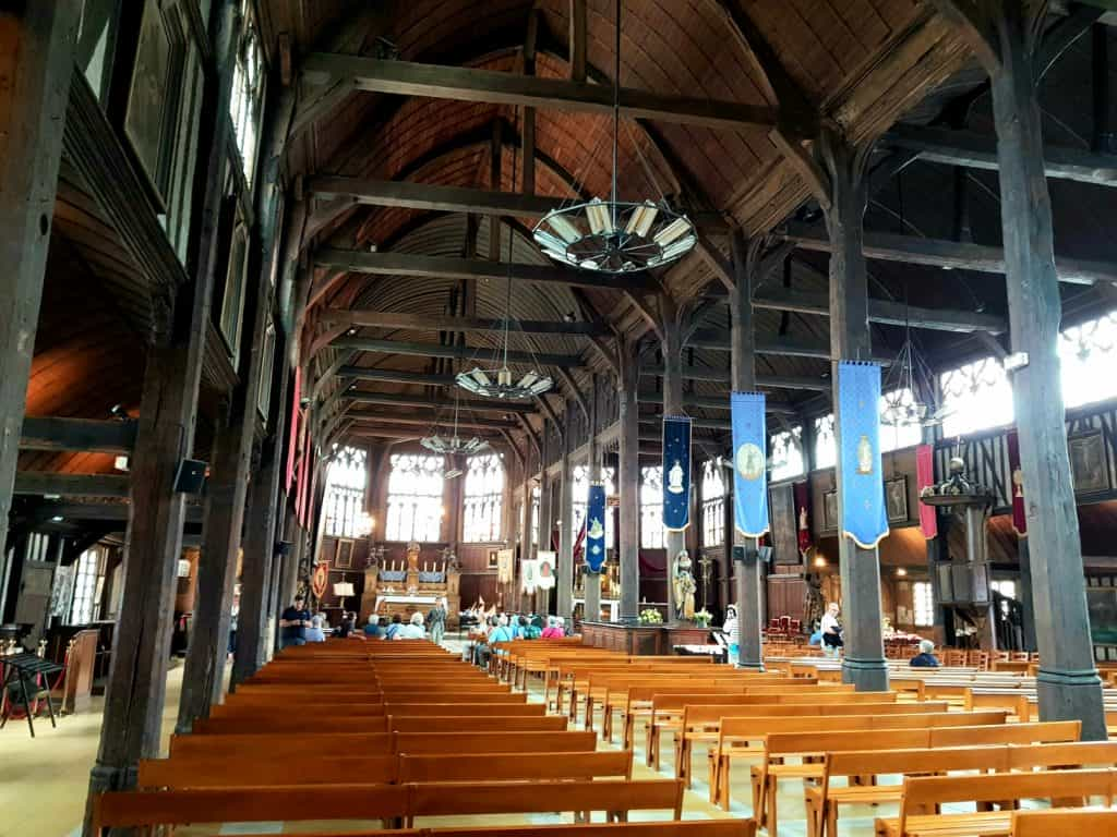 Intérieur de l'église en bois de Honfleur.