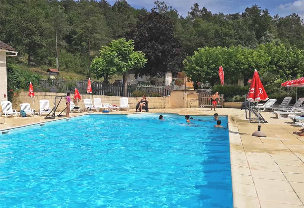 Piscine Camping La Castillonderie Thonac