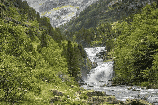 Visitez les lacs des Pyrénées en camping-car !