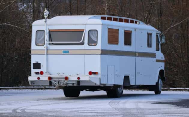 Mercedes-Benz 508D camper rear