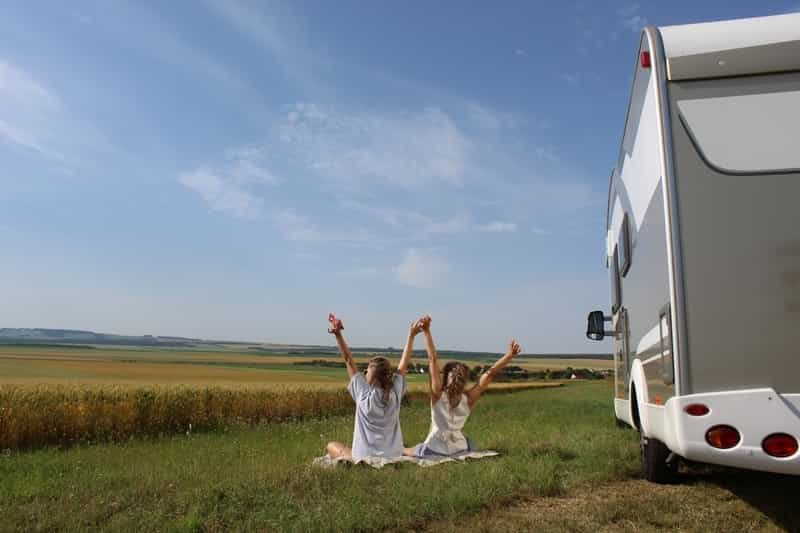 8 sites de campings dans la région Rhône-Alpes pour camping-cars et vans aménagés - Visiter Annecy, Lyon, Valence et Grenoble en fourgon aménagé