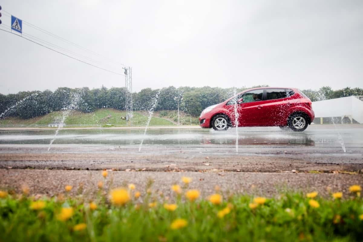 La voiture électrique, pas si écologique : comment sa fabrication épuise les ressources en eau