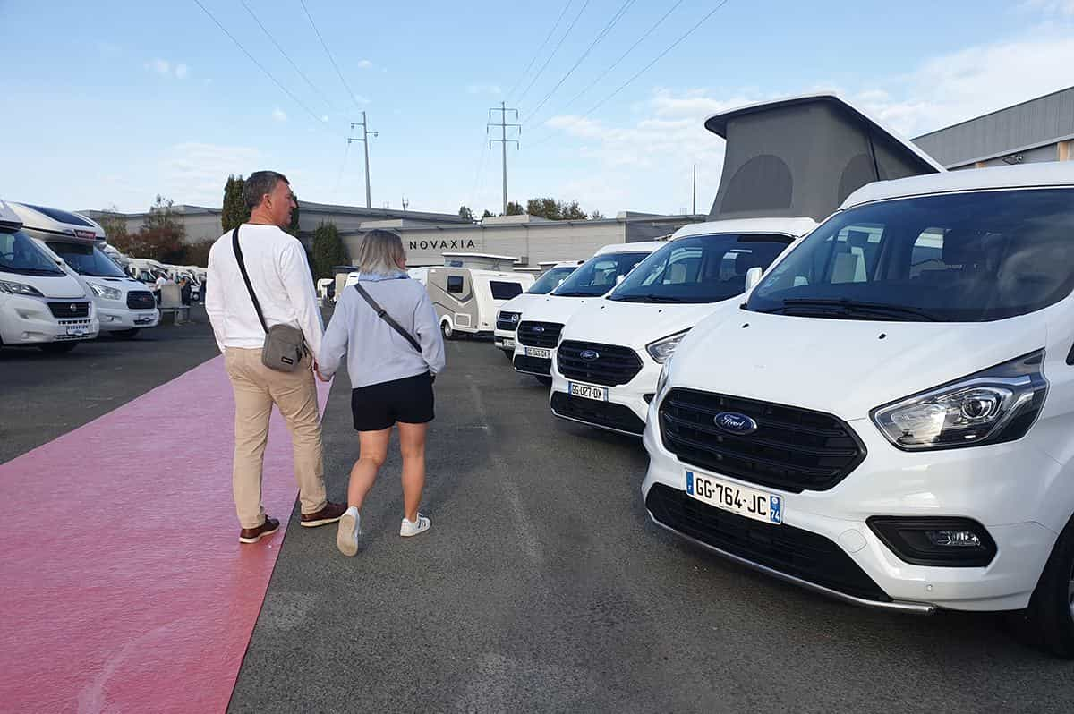 Des vans au parc des expositions d'Angers