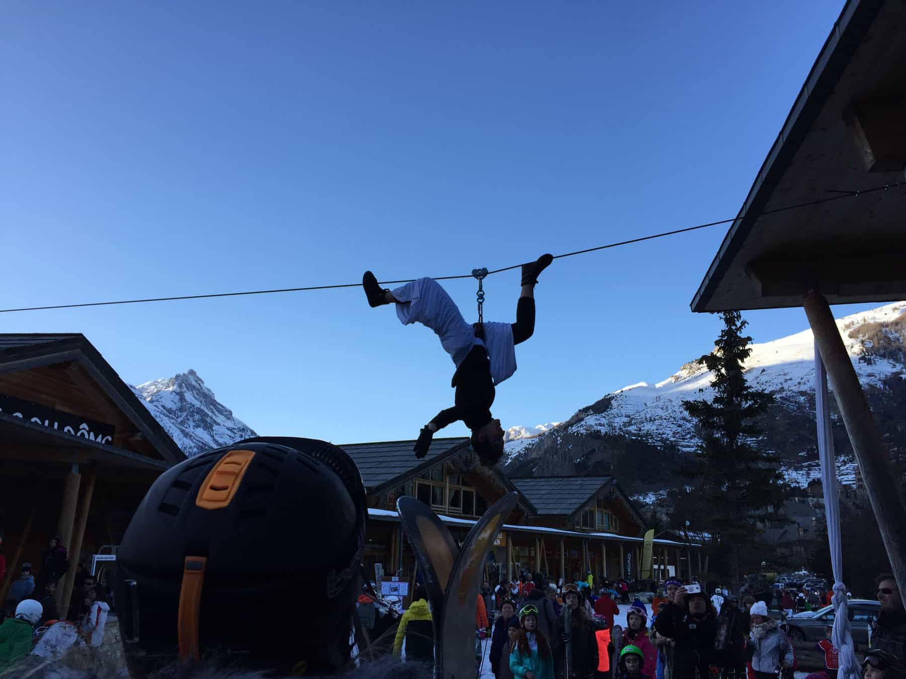 serre-chevalier-acrobat-show