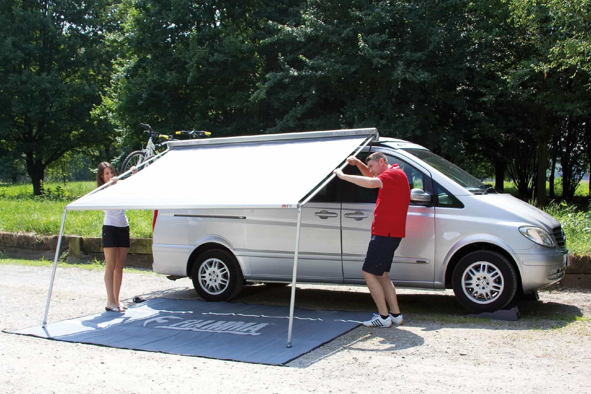 store latéral du camping-car