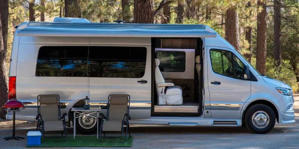 Exterior view of the 2022 Swift Select camper van