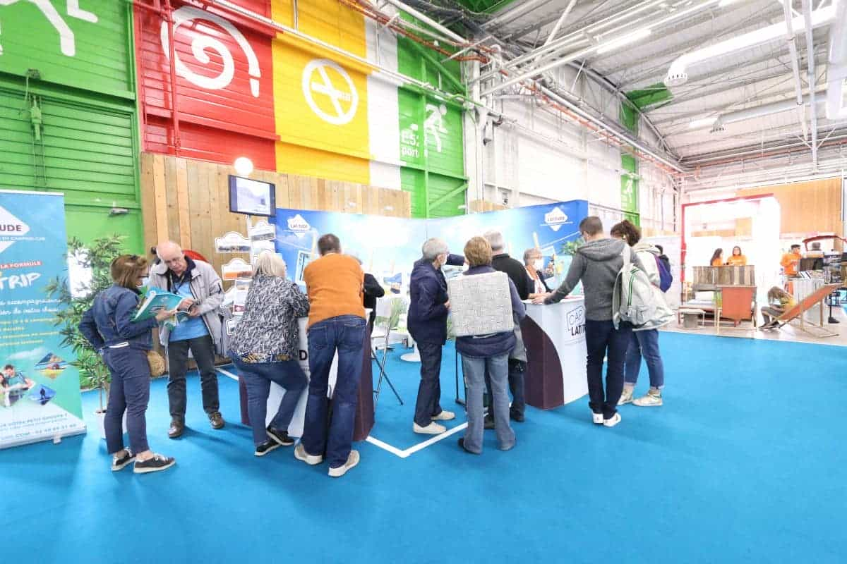 Le stand de Cap Latitude au salon des Véhicules de Loisirs